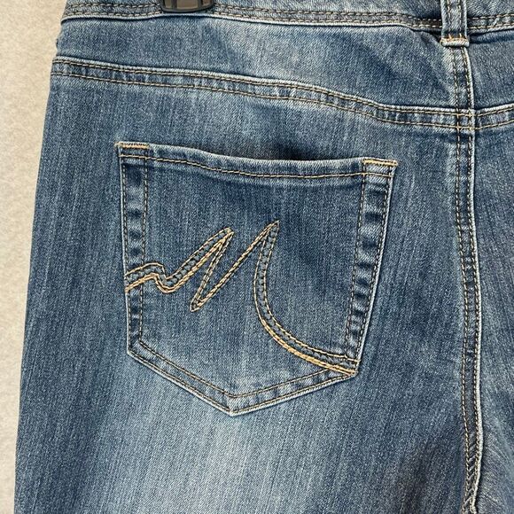 MAURICES Jeans Women's Size 9/10 Long Blue Denim Mid-Rise Bootcut Medium Wash - Picture 13 of 16